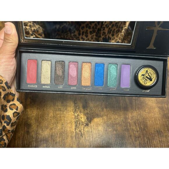 Serpentina Eyeshadow Palette For Crafts Paint Art Artist Discontinued KVD - Picture 2 of 5